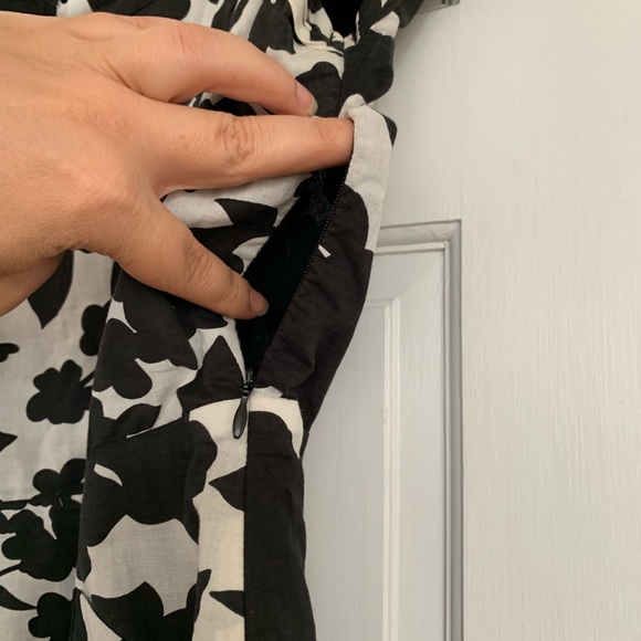Pockets!Modcloth Black&white openback floral dress - Picture 6 of 8